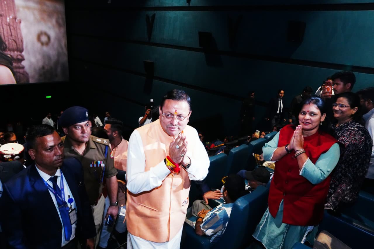 1773757705_628_मुख्यमंत्री-ने-मॉल-ऑफ-देहरादून-में-बहुचर्चित-फिल्म-‘द-केरला.jpg